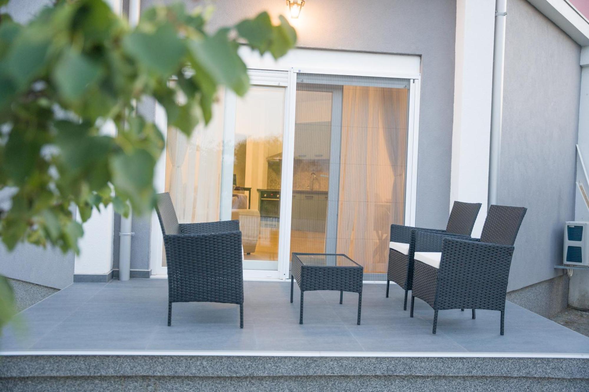 Apartmani Toni Drniš Exterior foto